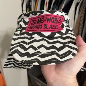 Jams World Monochrome Zigzag Hat